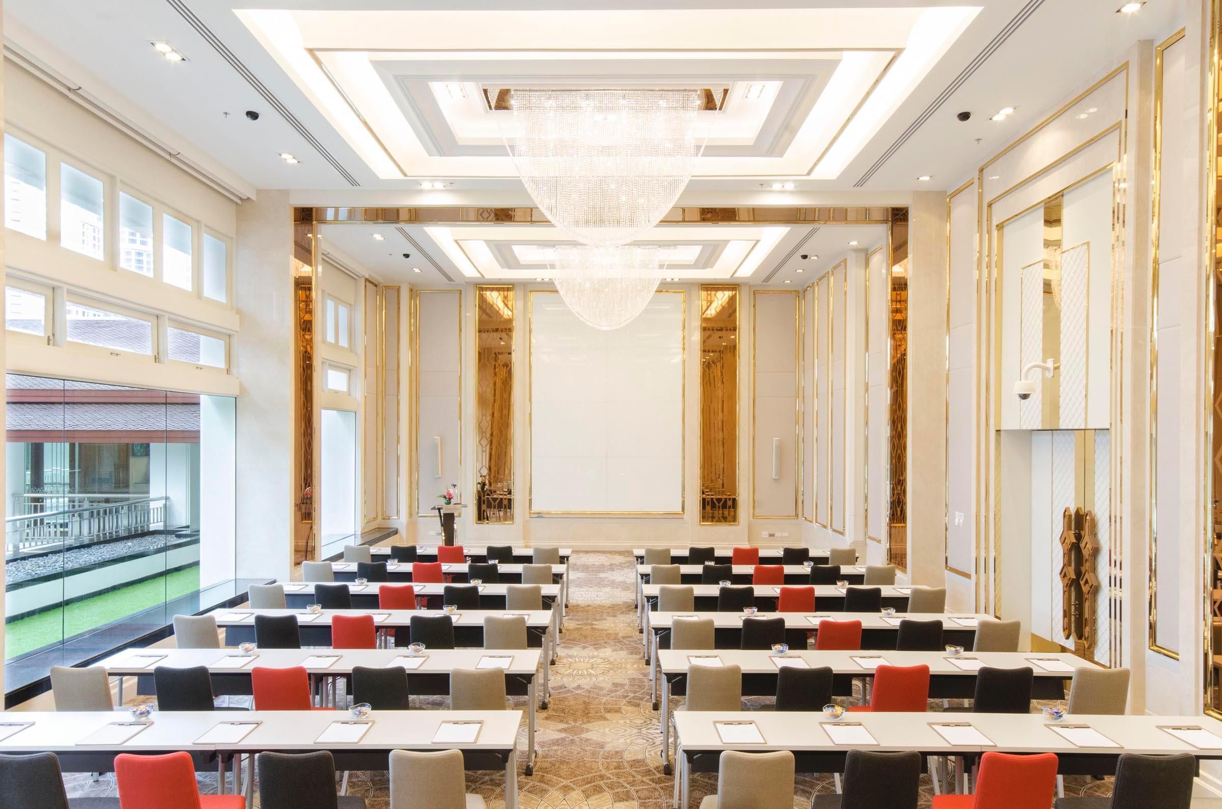 Grande Centre Point Ploenchit Hotel Bangkok Exterior foto The main conference room